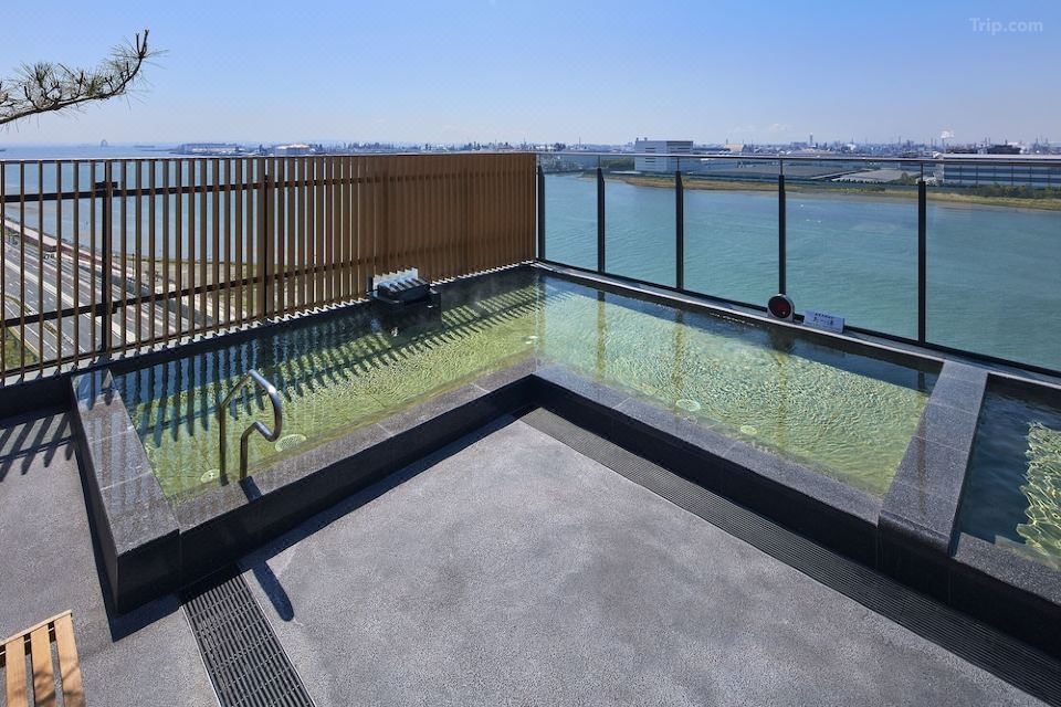 Luxury onsen spa experience at Hotel Villa Fontaine Grand Haneda with peaceful ambiance