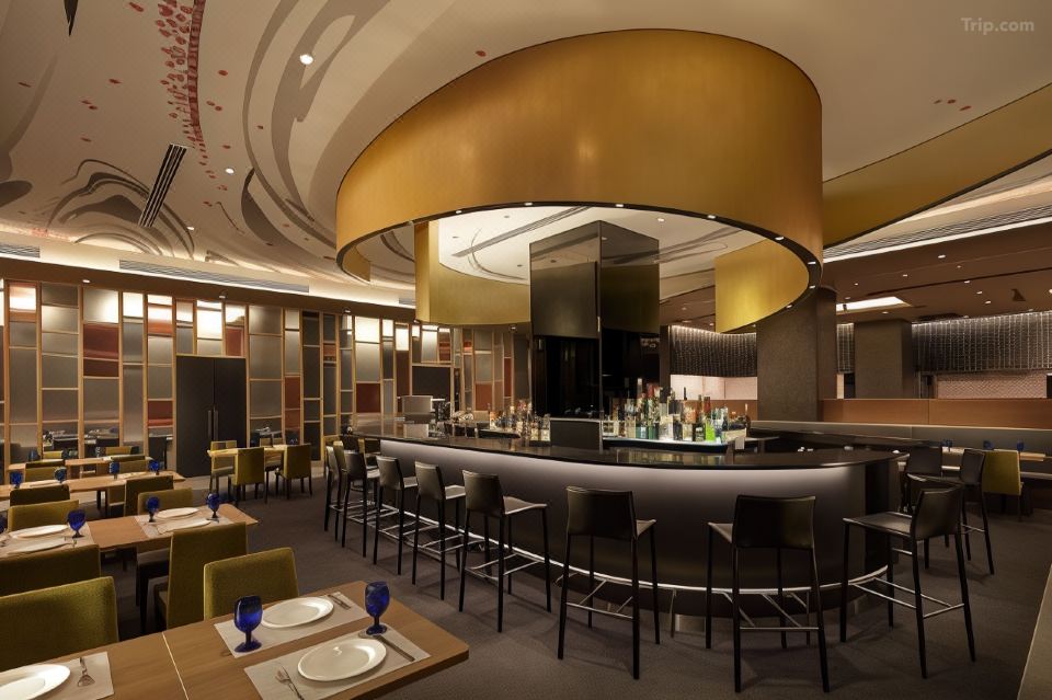 Luxury onsen spa experience at Hotel Villa Fontaine Grand Haneda with peaceful ambiance